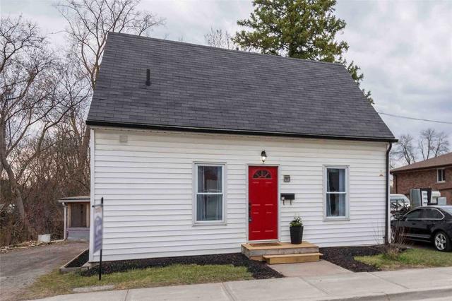 71 Water St, House detached with 2 bedrooms, 1 bathrooms and 2 parking in Quinte West ON | Image 1