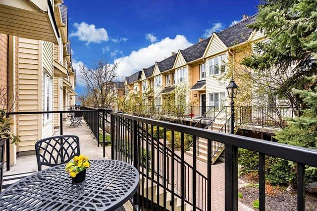 th70 - 208 Niagara St, Townhouse with 3 bedrooms, 2 bathrooms and 1 parking in Toronto ON | Image 1