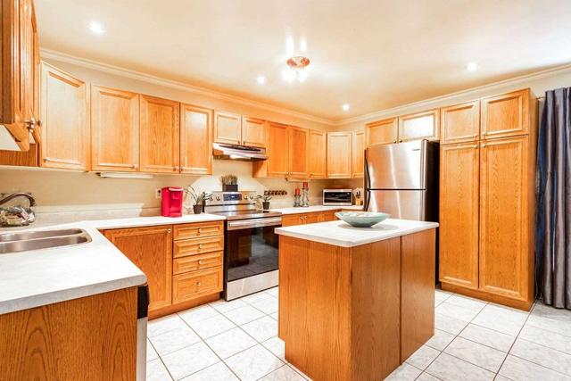 130 Huntington Cres, House detached with 3 bedrooms, 3 bathrooms and 4 parking in Clarington ON | Image 6