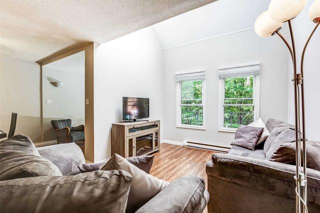 24 - 530 Falgarwood Dr, Townhouse with 3 bedrooms, 3 bathrooms and 2 parking in Oakville ON | Image 10