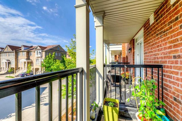 7186 Triumph Lane, Townhouse with 3 bedrooms, 3 bathrooms and 2 parking in Mississauga ON | Image 4