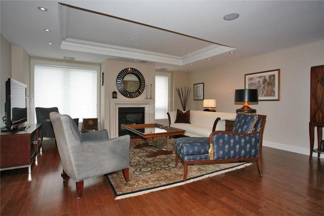 201 - 111 Forsythe St, Condo with 1 bedrooms, 2 bathrooms and null parking in Oakville ON | Image 2