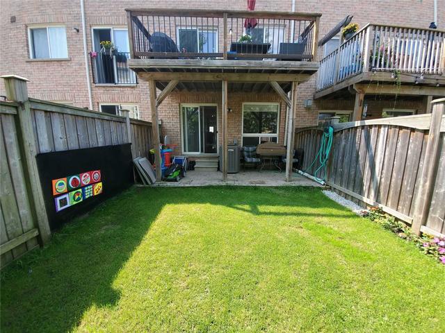 39 Oates Dr, House attached with 3 bedrooms, 3 bathrooms and 2 parking in Toronto ON | Image 29