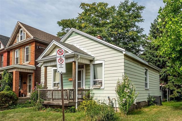117 Ray Street N, House detached with 3 bedrooms, 1 bathrooms and null parking in Hamilton ON | Image 1