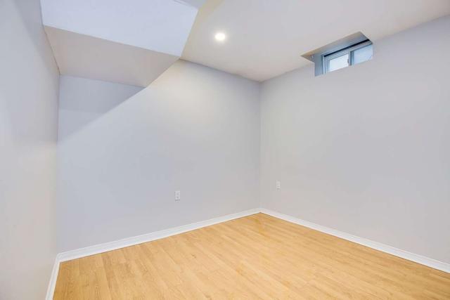 lower - 70 View North Crt, Condo with 2 bedrooms, 1 bathrooms and 1 parking in Vaughan ON | Image 3