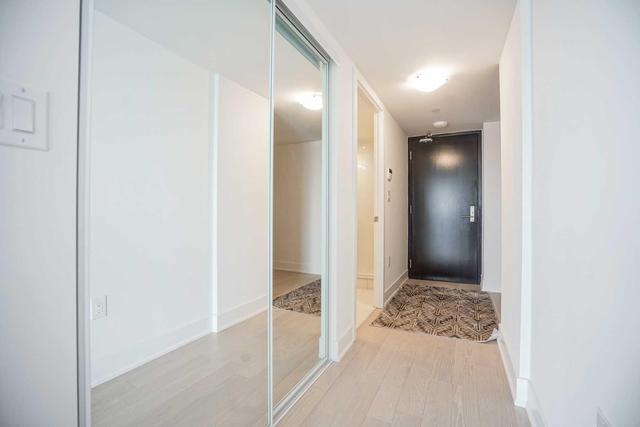 2813 - 955 Bay St, Condo with 2 bedrooms, 2 bathrooms and 1 parking in Toronto ON | Image 14
