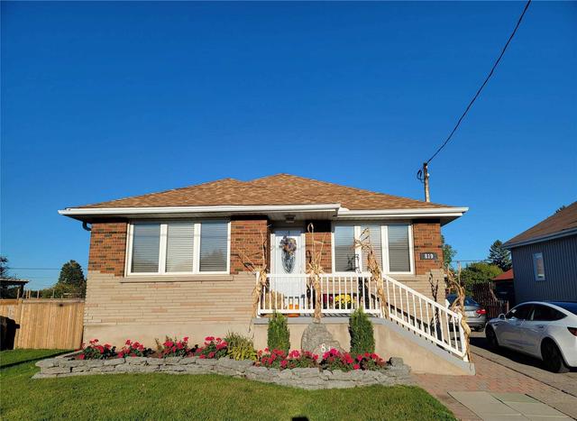 819 Ritson Rd S, House detached with 3 bedrooms, 2 bathrooms and 5 parking in Oshawa ON | Card Image