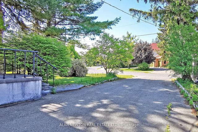 29 Boyle Dr, House detached with 3 bedrooms, 2 bathrooms and 5 parking in Richmond Hill ON | Image 4
