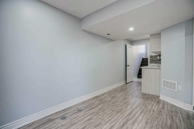 25 Carleton Pl, Townhouse with 3 bedrooms, 3 bathrooms and 1 parking in Brampton ON | Image 18
