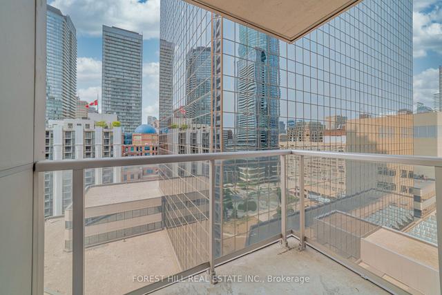1702 - 763 Bay St, Condo with 1 bedrooms, 1 bathrooms and 1 parking in Toronto ON | Image 32
