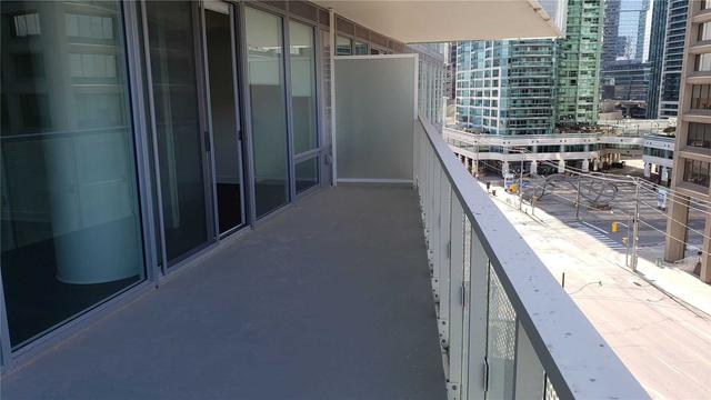 722 - 15 Queens Quay E, Condo with 2 bedrooms, 2 bathrooms and 1 parking in Toronto ON | Image 27