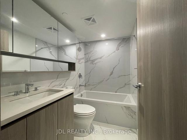 3206 - 38 Widmer St, Condo with 3 bedrooms, 2 bathrooms and 1 parking in Toronto ON | Image 13