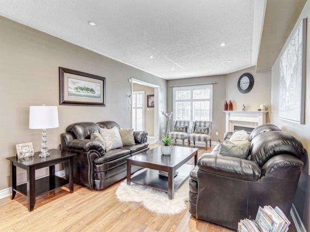 21 Milkweed Cres, House detached with 3 bedrooms, 3 bathrooms and 4 parking in Brampton ON | Image 6