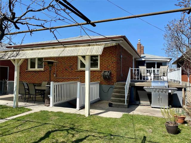 19 Katherine Rd, House detached with 3 bedrooms, 2 bathrooms and 5 parking in Toronto ON | Image 10