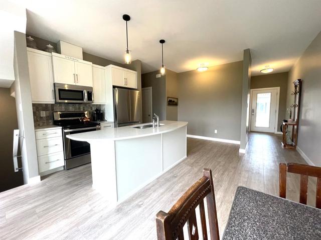 3 - 1576 Stafford Drive N, Home with 2 bedrooms, 3 bathrooms and 2 parking in Lethbridge AB | Image 11