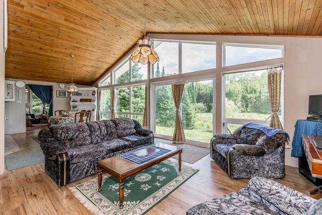 2314 South Horn Lake Rd, House detached with 3 bedrooms, 1 bathrooms and 2 parking in Magnetawan ON | Image 16