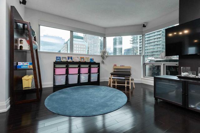 ph#7 - 10 Queens Quay W, Condo with 3 bedrooms, 3 bathrooms and 2 parking in Toronto ON | Image 11