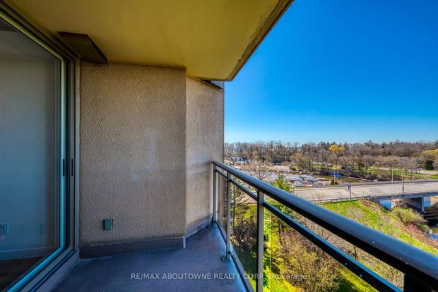 617 - 2511 Lakeshore Rd W, Condo with 2 bedrooms, 2 bathrooms and 1 parking in Oakville ON | Image 13