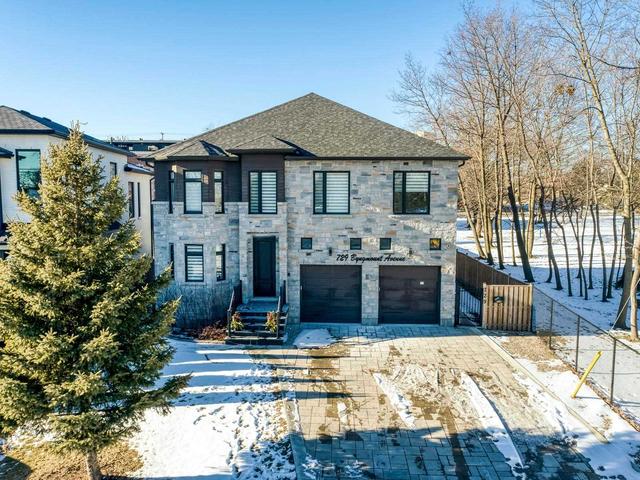 729 Byngmount Ave, House detached with 4 bedrooms, 4 bathrooms and 6 parking in Mississauga ON | Image 1