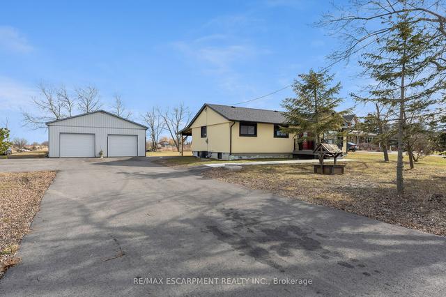 318 Eighth Rd E, House detached with 3 bedrooms, 2 bathrooms and 12 parking in Hamilton ON | Image 12