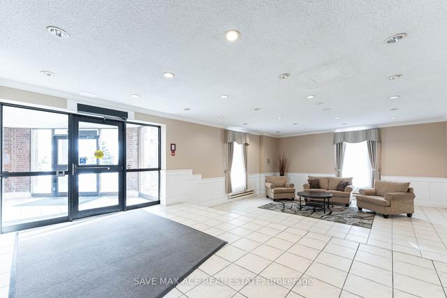 1207 - 3025 Queen Frederica Dr, Condo with 3 bedrooms, 2 bathrooms and 1 parking in Mississauga ON | Image 22