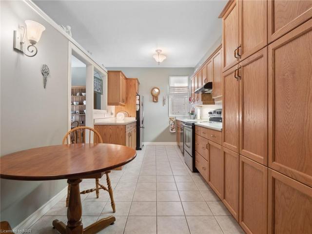 2290 Stonehaven Avenue, House attached with 2 bedrooms, 2 bathrooms and 6 parking in Niagara Falls ON | Image 33