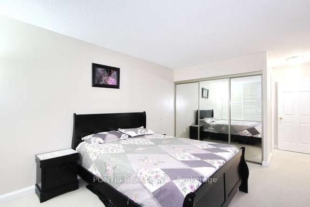 304 - 22 Hanover Rd, Condo with 2 bedrooms, 2 bathrooms and 1 parking in Brampton ON | Image 3