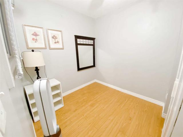 211 - 50 Sunny Glenway Glwy, Townhouse with 4 bedrooms, 2 bathrooms and 1 parking in Toronto ON | Image 2