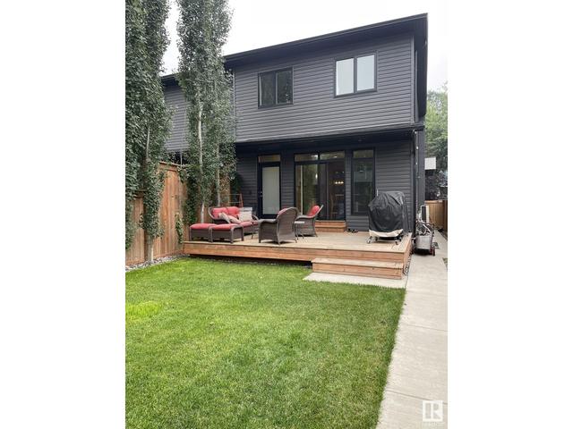 10183 88 St Nw Nw, House semidetached with 4 bedrooms, 3 bathrooms and null parking in Edmonton AB | Image 2
