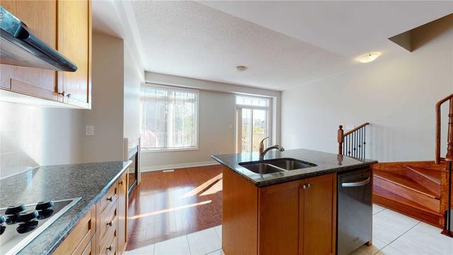 3 - 5725 Tosca Dr, Townhouse with 4 bedrooms, 4 bathrooms and 2 parking in Mississauga ON | Image 7