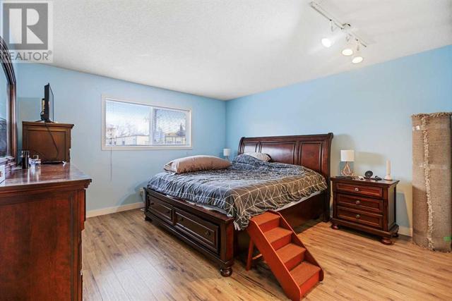 2, - 642 Mcdougall Road Ne, House attached with 3 bedrooms, 2 bathrooms and 1 parking in Calgary AB | Image 22