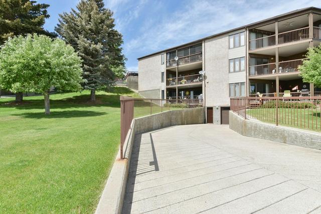 1 - 1165 16 Street Ne, Condo with 2 bedrooms, 2 bathrooms and 1 parking in Medicine Hat AB | Image 37