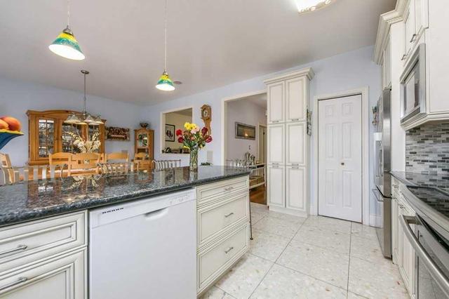 875 St Clarens Ave, House detached with 3 bedrooms, 5 bathrooms and 4 parking in Toronto ON | Image 16