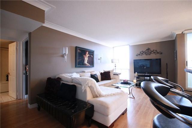 1003 - 75 Glenburn Crt, Condo with 1 bedrooms, 1 bathrooms and 1 parking in Hamilton ON | Image 4