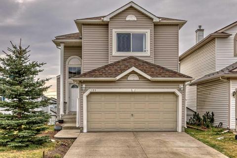 135 Tuscarora Way Nw, House detached with 3 bedrooms, 2 bathrooms and 4 parking in Calgary AB | Card Image