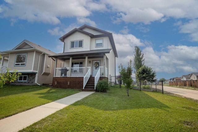7130 88a Street, House detached with 4 bedrooms, 3 bathrooms and 4 parking in Grande Prairie AB | Image 1