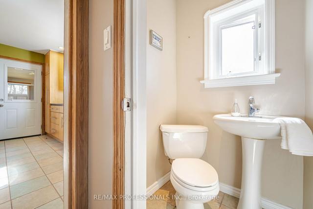 117 Eastville Ave, House detached with 3 bedrooms, 3 bathrooms and 4 parking in Toronto ON | Image 11