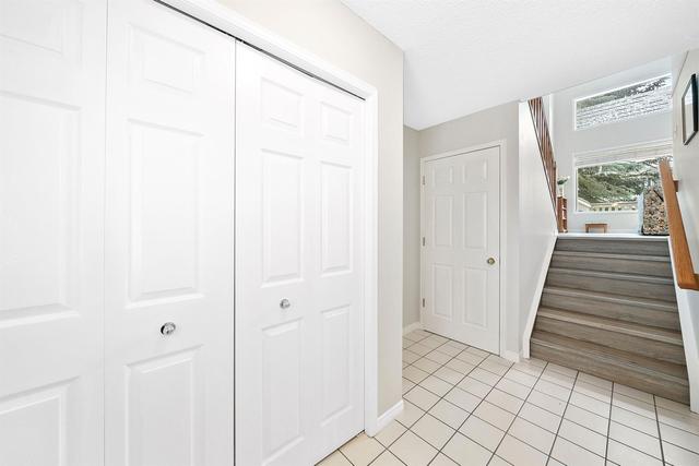 72 Kingsland Court Sw, Home with 3 bedrooms, 2 bathrooms and 2 parking in Calgary AB | Image 6