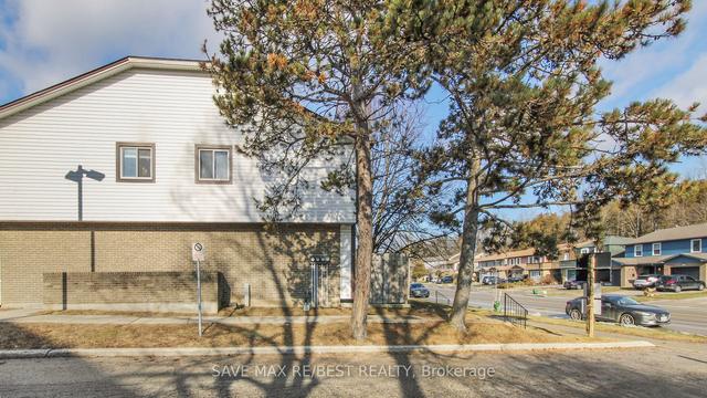 4 - 375 Pioneer Dr, Townhouse with 3 bedrooms, 3 bathrooms and 1 parking in Kitchener ON | Image 32