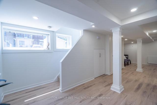 122 Gamble Ave, House semidetached with 3 bedrooms, 3 bathrooms and 3 parking in Toronto ON | Image 25