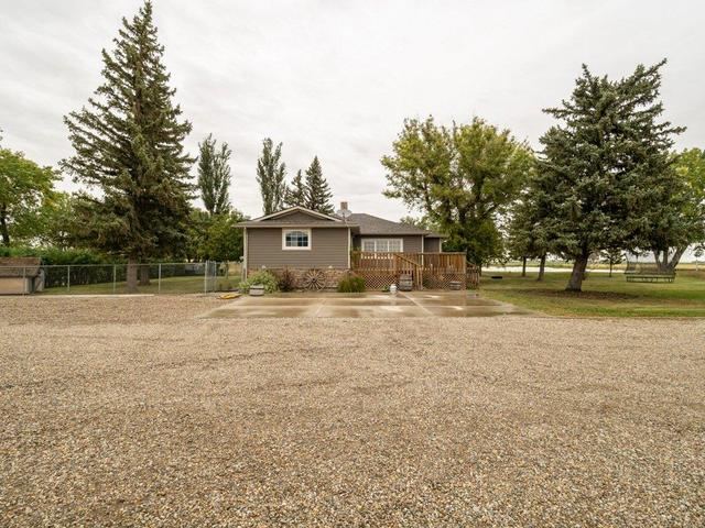 94070 Rge Rd 21 0, House detached with 4 bedrooms, 2 bathrooms and 10 parking in Lethbridge County AB | Image 12