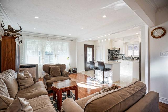 10 Edge Park Ave, House detached with 3 bedrooms, 2 bathrooms and 3 parking in Toronto ON | Image 16