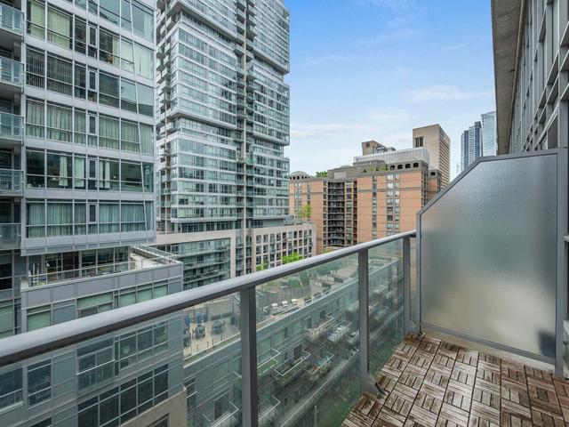 lph09 - 21 Nelson St, Condo with 1 bedrooms, 2 bathrooms and 1 parking in Toronto ON | Image 27