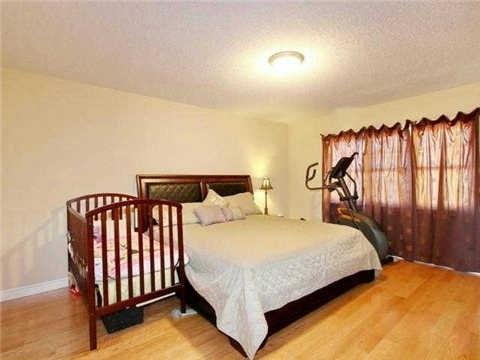 80 Goodsway Tr, House attached with 3 bedrooms, 3 bathrooms and 2 parking in Brampton ON | Image 7