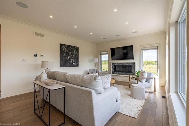 2412 Torrey Pines Way, House detached with 6 bedrooms, 4 bathrooms and 6 parking in London ON | Image 9