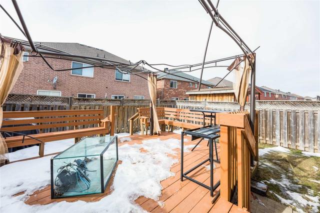 32 Crannyfield Dr, House semidetached with 4 bedrooms, 4 bathrooms and 3 parking in Brampton ON | Image 32