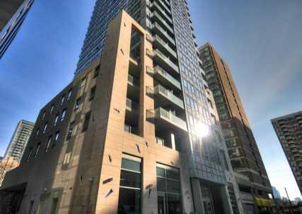 uph1 - 21 Balmuto St, Condo with 2 bedrooms, 3 bathrooms and 1 parking in Toronto ON | Image 1