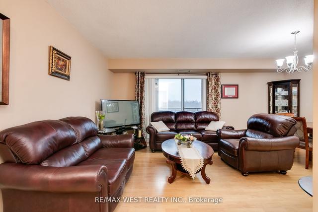 806 - 2088 Lawrence Ave, Condo with 2 bedrooms, 2 bathrooms and 1 parking in Toronto ON | Image 3