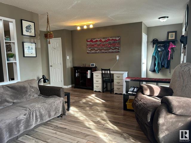10914 105 Av, House detached with 3 bedrooms, 1 bathrooms and null parking in Westlock AB | Image 6