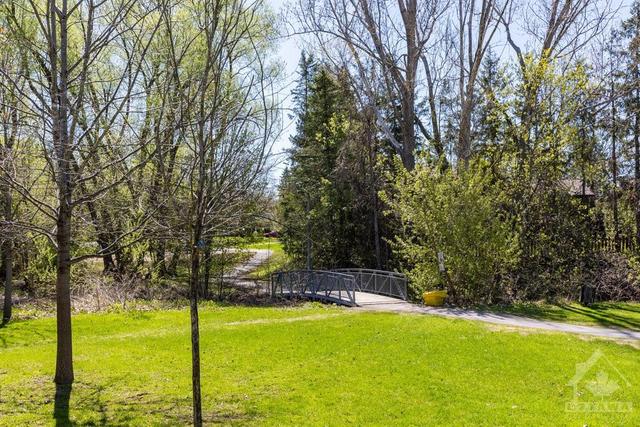 81 Peary Way, Townhouse with 3 bedrooms, 2 bathrooms and 1 parking in Ottawa ON | Image 23